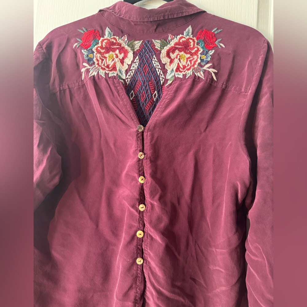 Johnny Was Silk Floral Shirt w/ button dart embellished back - size L Fabulous - Picture 9 of 13